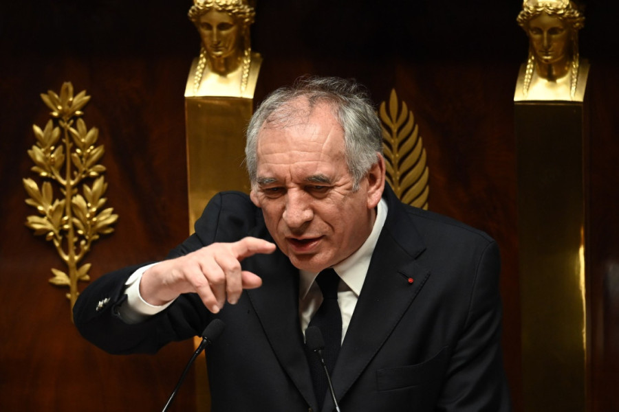 Nakon samo 55 dana: Francuski poslanici glasali o nepoverenju vladi Fransoa Bajrua (FOTO)