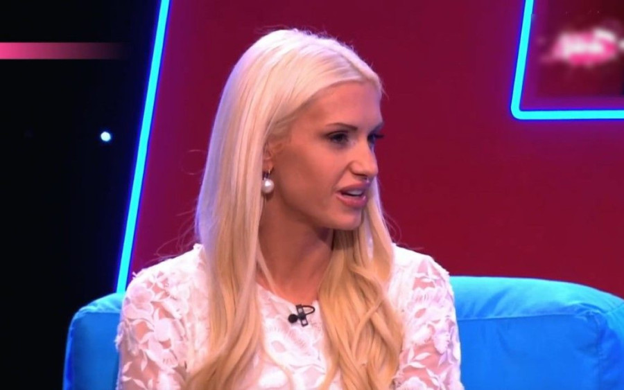 Anja Mit posle razvoda našla novog dečka! Uhvaćeni kako razmenjuju nežnosti nasred ulice (FOTO)