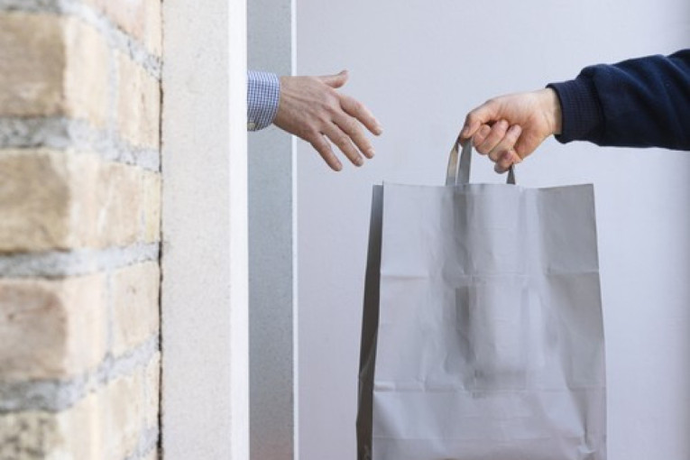 Jedan klik, a račun raste: Da li smo postali zavisni od dostave hrane i koliko nas to mesečno košta?