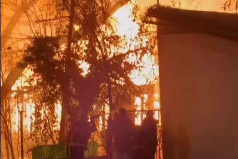 Klinci zapalili fabriku: Podmetnuli požar u FAM-u pa sve snimali telefonima