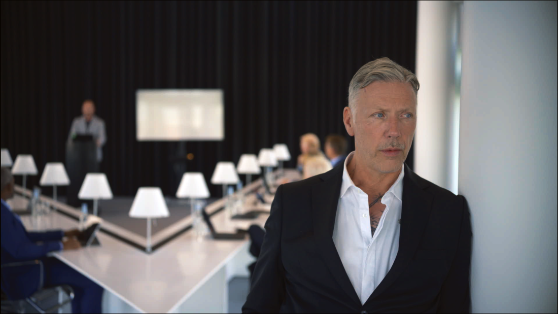 Kako je Mikael Persbrandt postao domaća glumačka zvezda? Neobičan uslov za ulogu u seriji „Otmica“, a tiče se poznate ličnosti (FOTO)