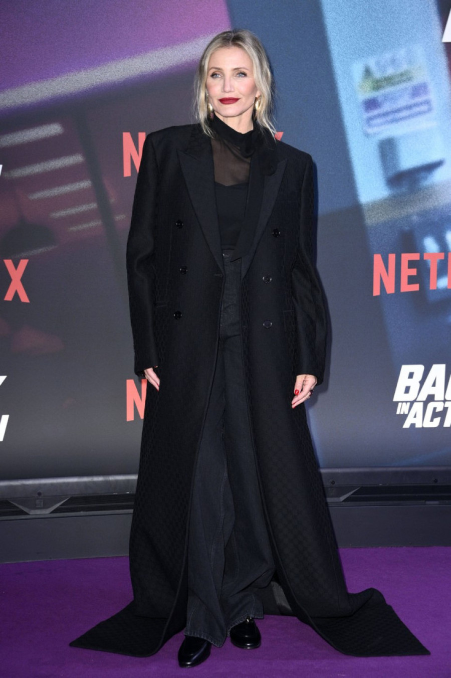 Posle 10 godina penzije, Kameron Dijaz ipak na premijeri: Umesto klasike, odabrala komad koji Srpkinje obožavaju