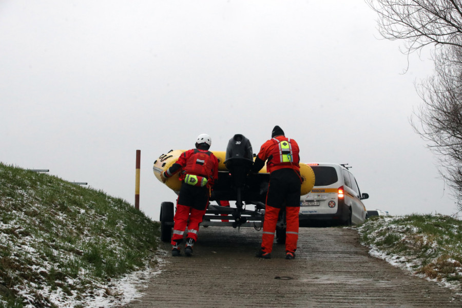Nastavlja se potraga za detetom (3) u Savi! Majku terete za teško ubistvo, ispitan i suprug - jedna stvar i dalje misterija