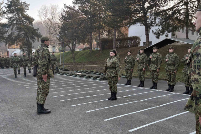 Izvedena provera obučenosti vojnika na dobrovoljnom služenju vojnog roka (FOTO)