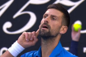 Novak ne čuje publiku: Đokovićeva majstorija oduševila punu "Rod Lejver arenu" (VIDEO)