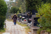Skrnavljenje svetog mesta: 30 nadgrobnih ploča porušeno u Somboru (FOTO)