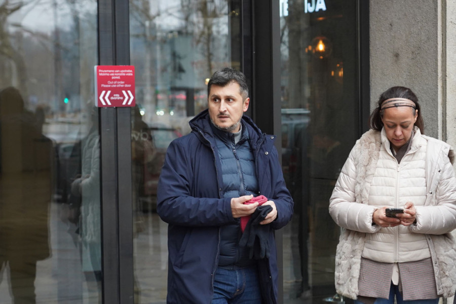 Ostrašćeni politički govori: Advokati ne znaju zašto obustavljaju rad - otkrivamo šta se dešavalo na Skupštini AKS