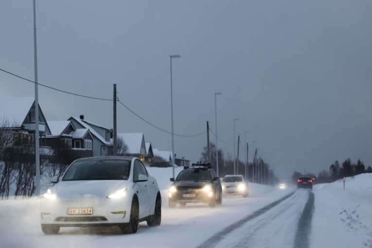 Kako je konkurencija oduvala Teslin Model 3: Šokantni rezultati testiranja na El Pixu 2025