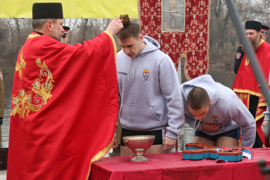 Održano plivanje za Časni krst na Adi Ciganliji (FOTO)