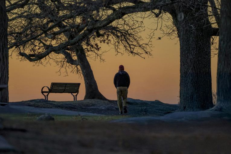 Povežite se sa prirodom: Kako jutarnja šetnja na suncu poboljšava vaše zdravlje