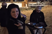 Dragana Mirković spavala u šatoru! Pevačica zaigrala trbušni ples u pustinji: Sve javno pokazala! (FOTO)