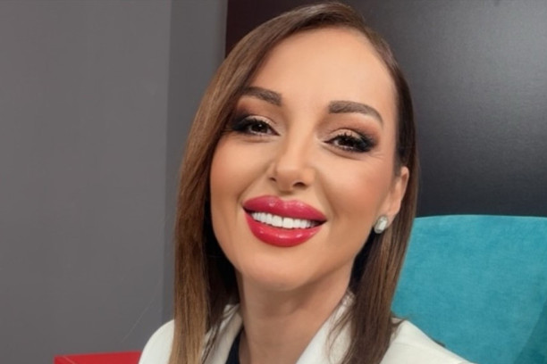 Darko Lazić bacio oko na ovu koleginicu, poklonio joj i ružu: Ne čudi me što ga žene vole!