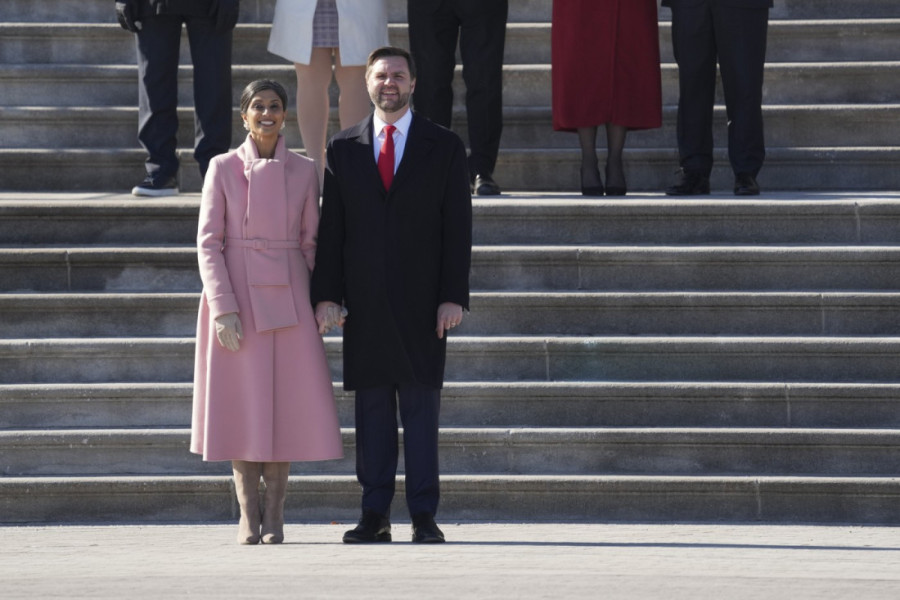 Druga dama Uša Vens u kašmiru i šljokicama: Da li je Melanija dobila modnu konkurenciju? (FOTO)