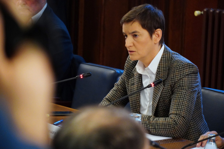 „Šolakova fabrika laži“ Brnabić: Ono što su juče preneli kao udarnu vest, danas su morali da demantuju (FOTO)