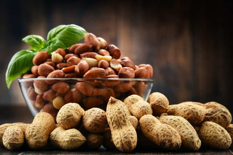 Recept dana: Tart sa kikirikijem i slanom karamelom koja se topi u ustima je savršen za sve slatkoljupce