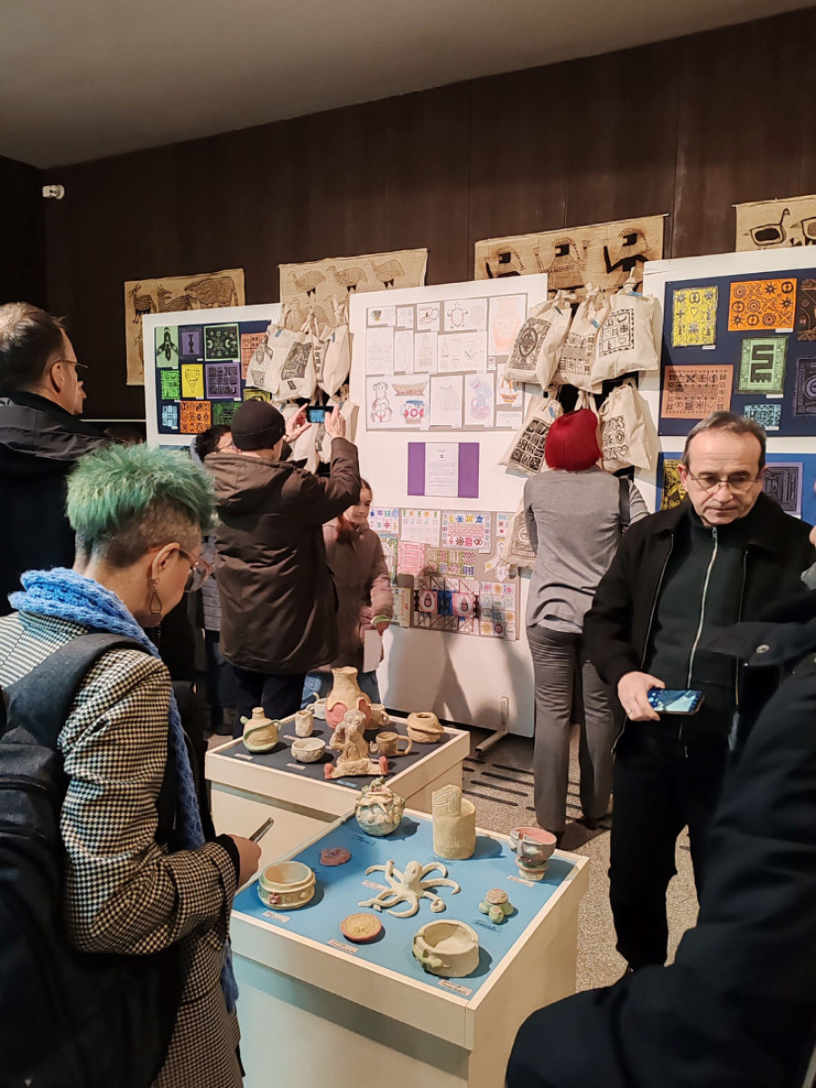 Upoznajte "Boje Afrike": Izložba unikatnih radova kreativnih srednjoškolaca (FOTO)