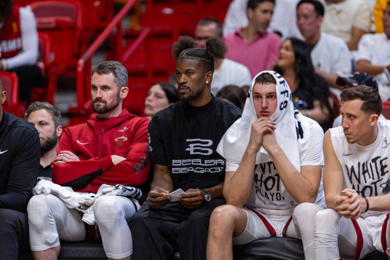 Lebron Džejms je odlučio: Poznato gde će Kralj igrati naredne sezone, pridružiće mu se još jedan veteran!