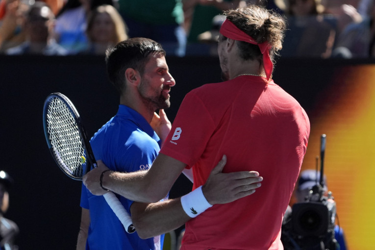 Šok! Novak je morao da preda polufinale, povreda je bila jača! (FOTO/VIDEO)