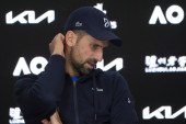 Novak se "ugrizao za jezik", ko zna šta bi još rekao: Razočarani Đoković o zvižducima "navijača"