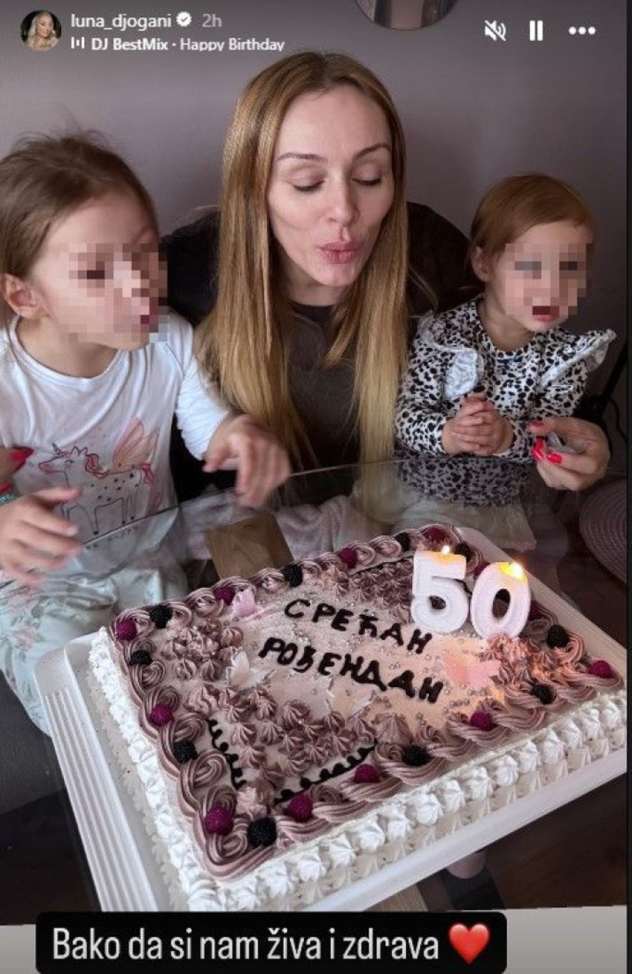 Luna i Marko u noćnom provodu: Đoganijeva u uskoj haljinici pokazala atribute, samo meša kukovima! (FOTO)