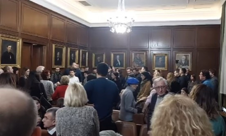 “Oni koji ulaze u Maticu srpsku da ostave strasti koje ne streme izmirenju” Stanić osudio sramni prekid Svetosavske besede!