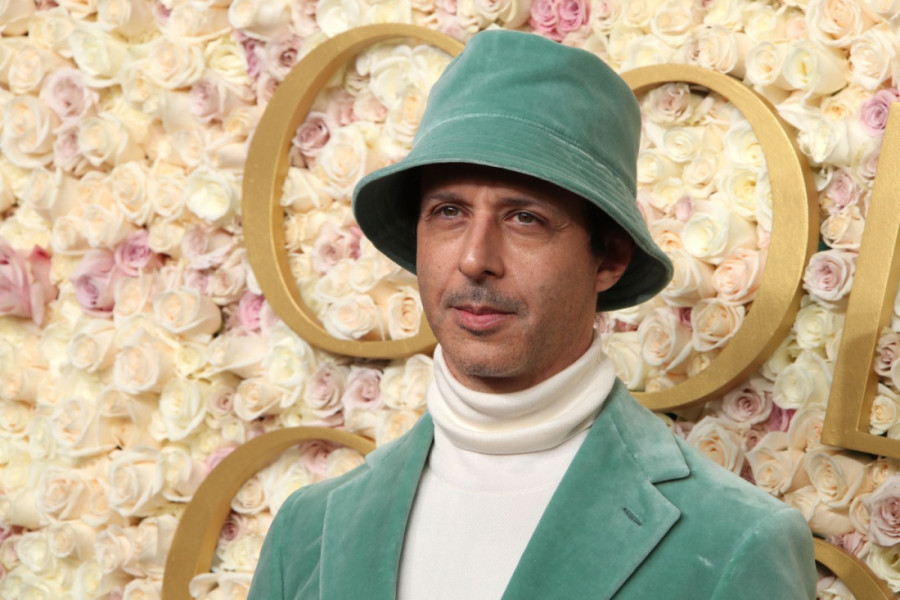 Najlepšu priču o nominacijama za Oskara ima Džeremi Strong: Pre 30 godina na ulici, sada na crvenom tepihu (FOTO/VIDEO)