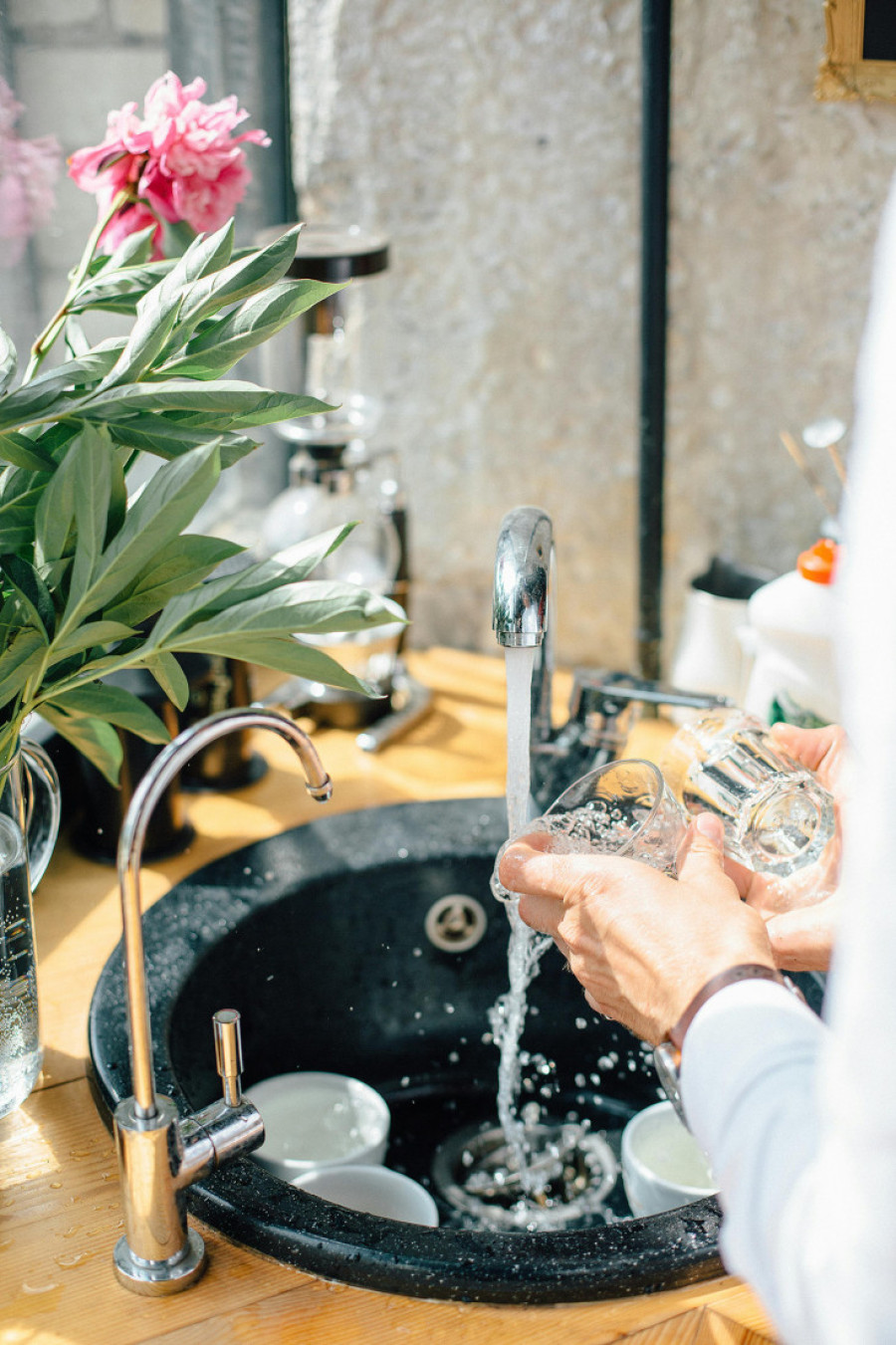 Vratite svojim čašama besprekoran izgled: Rešite se upornih mrlja na jednostavan način