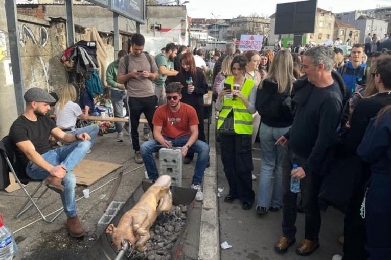 Zašto se zapisnici sa plenuma kriju? Šta se stvarno događa iza zatvorenih vrata