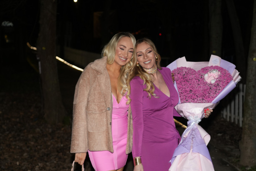 Anabela Atijas proslavlja jubilarni 50. rođendan: Okupila porodicu, prijatelje i kolege, a tu je i uhapšeni pevač (FOTO)