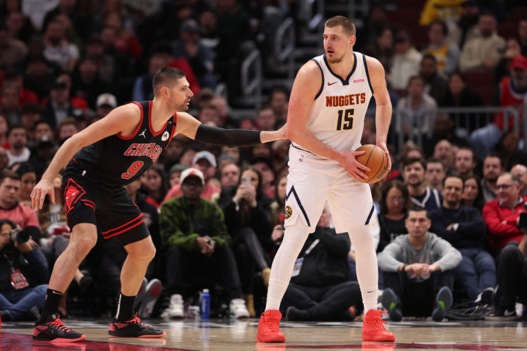 Novi Jokićev tripl-dabl ostao u senci: Publika u Čikagu se hvatala za glavu, Nikola zakucao čak pet puta! (VIDEO)