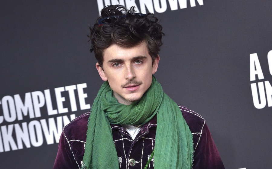 Gvinet Paltrou i Timoti Šalame u strastvenoj ljubavnoj vezi: Pogledajte prvi trejler za film "Marty Supreme" (VIDEO)