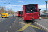 Udes na kružnom toku! Sudarila se dva autobusa kod Ušća