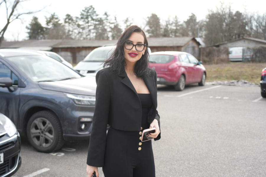 Karleuša je imala žestok okršaj s Grujićkom, a sada zaboravila na njeno postojanje: Moramo da guglamo