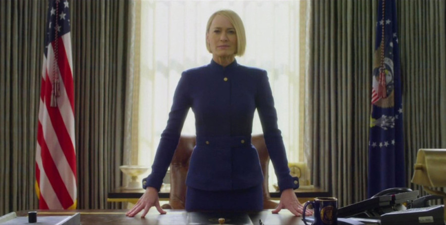 Zvanični portret prve dame podelio svet: Nekima Melanija izgleda moćno, drugi je porede sa ovom filmskom junakinjom (FOTO)