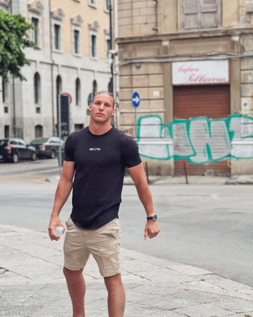 Ko je golman koji je osvojio Mahrinino srce? Pre pevačice, ljubio je ovu lepoticu (FOTO)