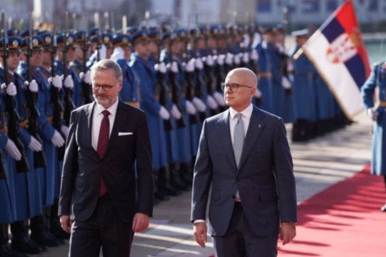 "Vaspitan sam na tradiciji čojstva, neka živi Srbija": Ovo su reči kojima je Vučević podneo ostavku i pokazao za šta se bori!