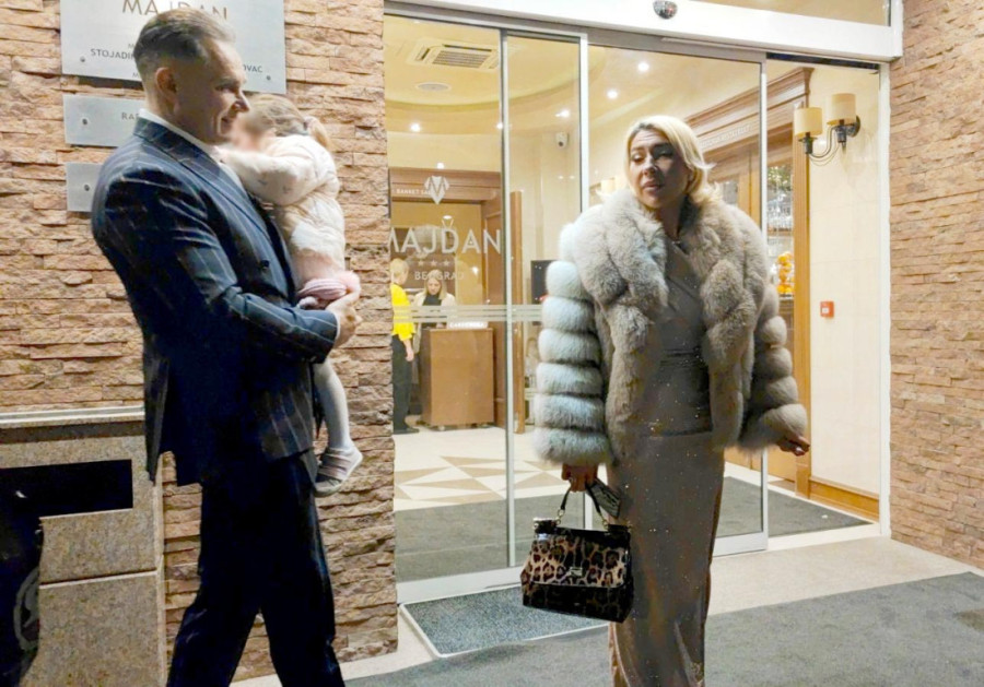 "Pobegla sam sa posla da se udam!" Jovana Jeremić zablistala u prelepoj venčanici!