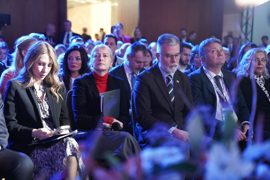 Poslovni forum Srbija-Italija u Beogradu; Vučić poručio: Učešće Rima na EXPO za nas od izvanrednog značaja (FOTO)