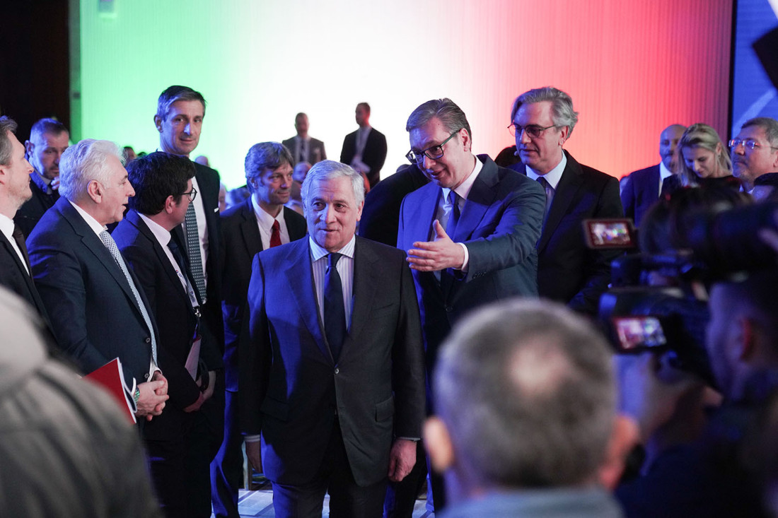 Poslovni forum Srbija-Italija u Beogradu; Vučić poručio: Učešće Rima na EXPO za nas od izvanrednog značaja (FOTO)