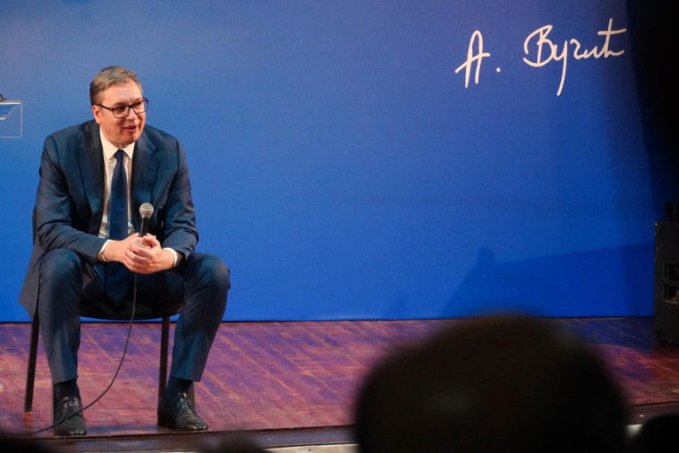 Vučić: Pozivam profesore univerziteta na razgovor i da se dijalogom rešavaju problemi