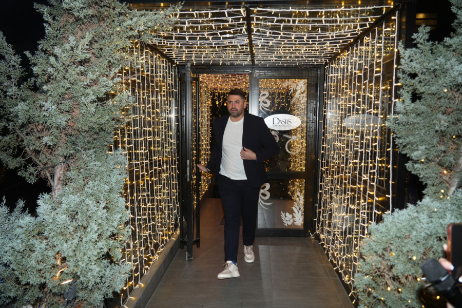 Nikola Rađen večeras ima povoda za slavlje više nego ikad: Skockao se za sve pare i stigao na gala veselje