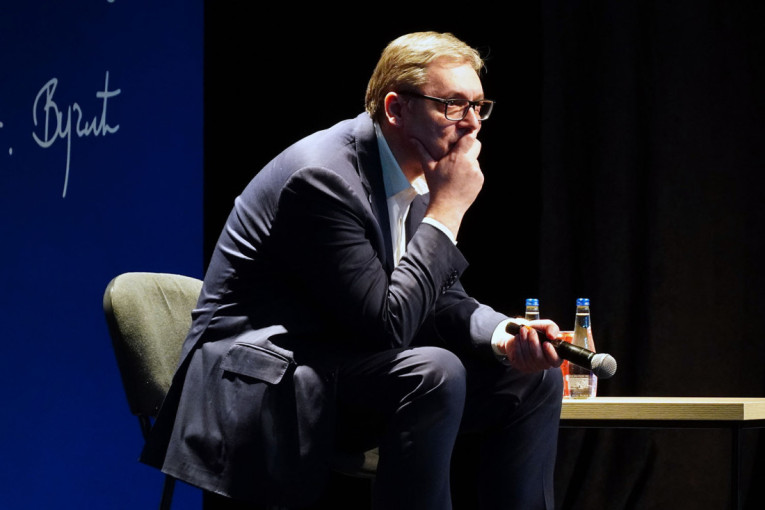Vučić pozvao na razgovor: Čeka se odgovor Rektorskog kolegijuma Univerziteta u Beogradu