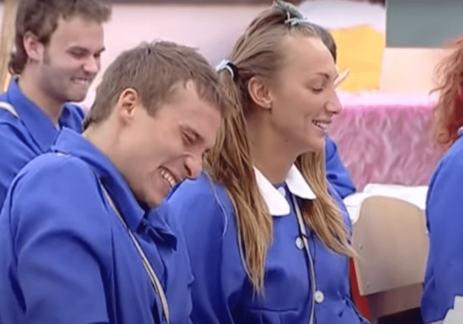 Đilasovi zaposleni u večernjem terminu preuzimaju proteste? Ko su zaposleni radnici Dragana Đilasa koji moraju da govore na protestu?