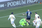 TSC oštećen za penal protiv Zvezde? VAR pozvao sudiju da pogleda snimak, da li je pogrešio što nije pokazao na belu tačku? (VIDEO)