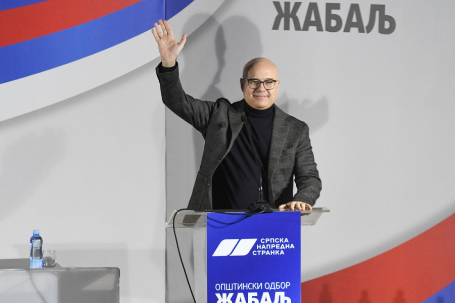 Neće Dinko Gruhonjić reći gde je Vojvodina, narod će se pitati! Vučević u Žablju - nema prelazne vlade ni ekspertske, samo srpska vlada