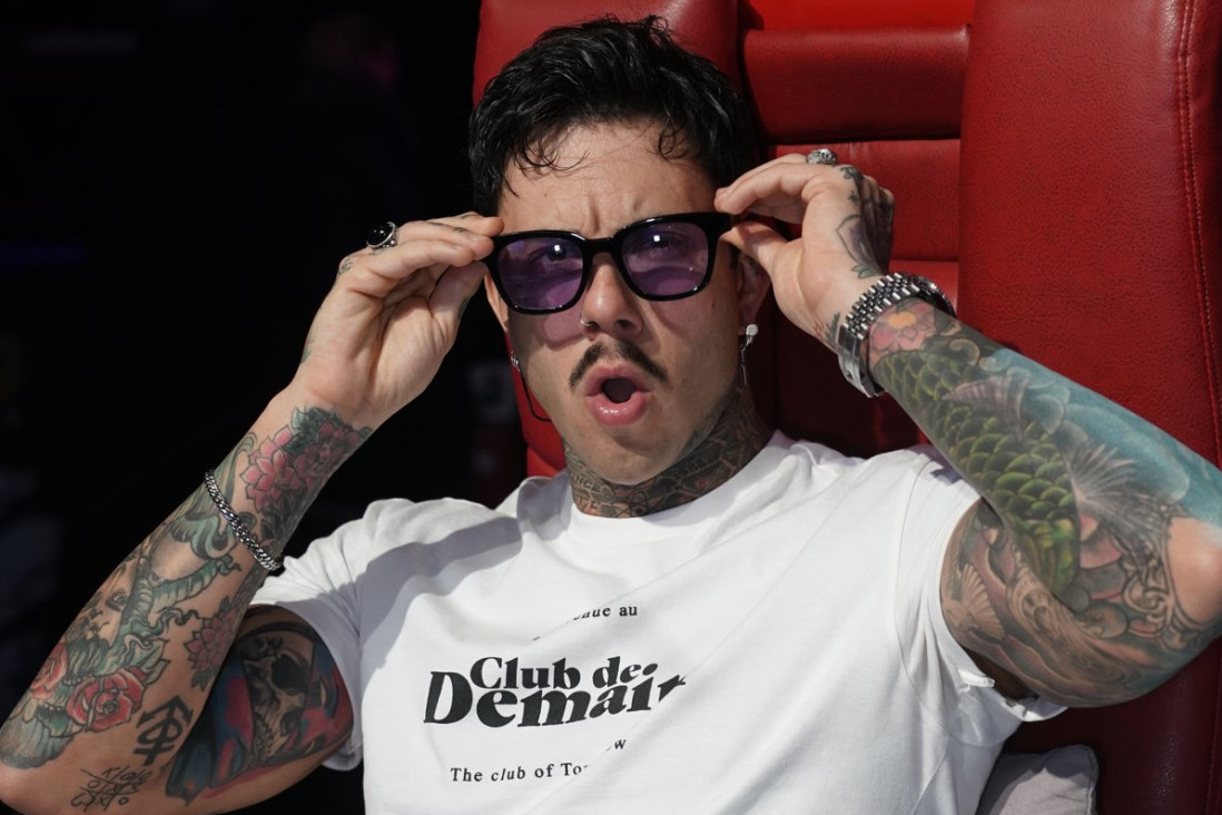 Ognjen Amidžić na infuziji! Oglasio se nakon što nije otišao po Minu i bebu, pa objavio prvu fotku ćerke!