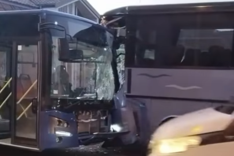 Sudar autobusa u Zemunu, ima povređenih (VIDEO)