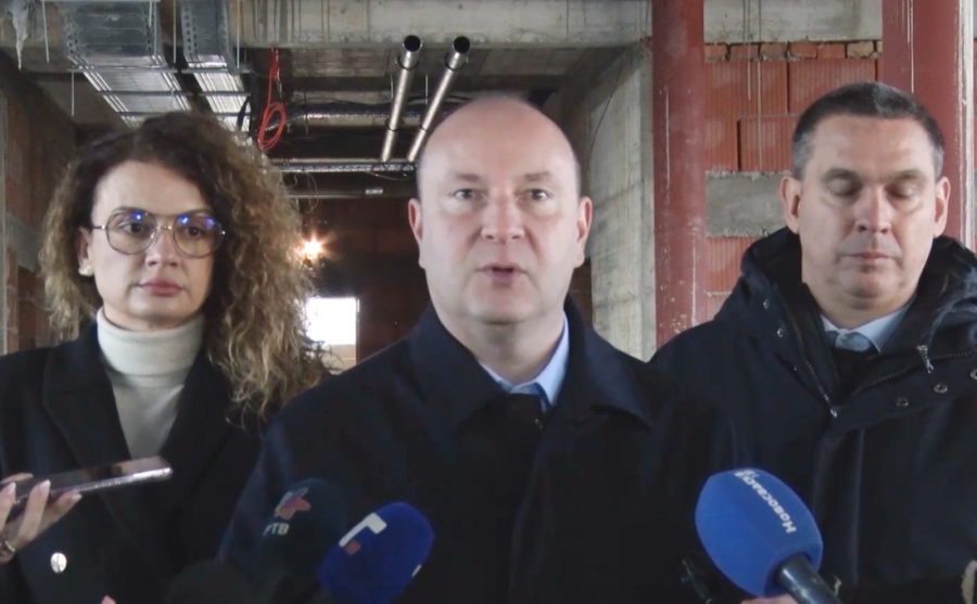 Đurić: Najvažnije je da deca imaju gde da se obrazuju, Grad Novi Sad će nastaviti da ulaže u škole