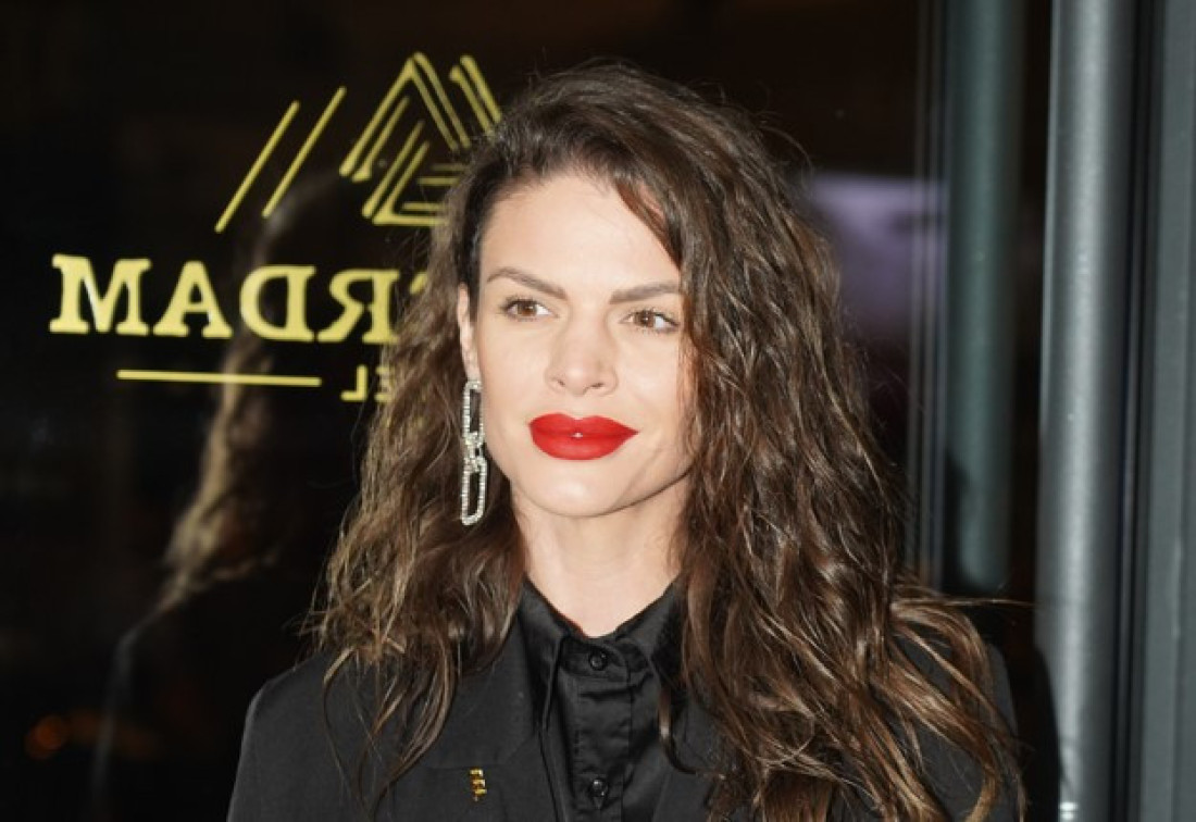 Pevačica se snimila u totalno opuštenom izdanju! Čuva bebu, a ovako izgleda nakon porođaja!