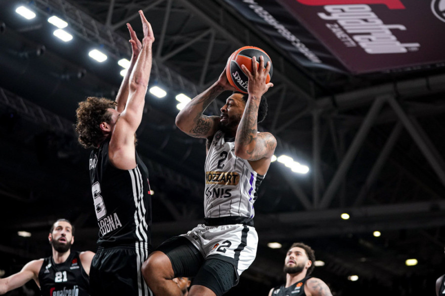 Virtus - Partizan: Valjak sve moćniji, Grobari uživaju u Segafredo areni! (FOTO/VIDEO)